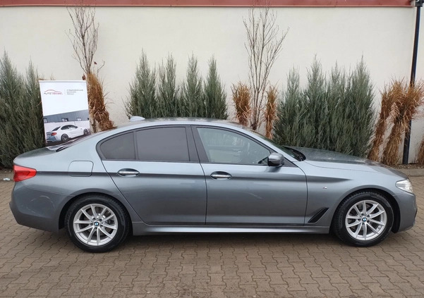 BMW Seria 5 cena 125900 przebieg: 144595, rok produkcji 2017 z Warszawa małe 301